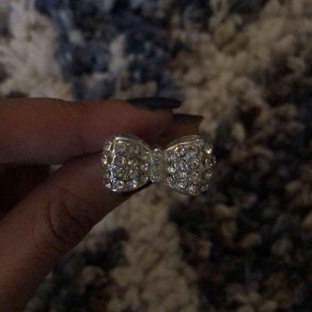 Bow ring - Picture 2 of 3